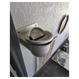 Wall ash tray Bring tools