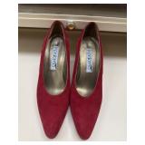 Sz: 7.5 Paloma Red Suede Pumps