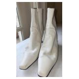 Sz 7.5 Vero Cuoio Ankle Boot in Coconut Cream