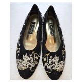 Sz 7.5 J. Renee Black Velvet Ballet Flats with