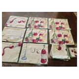 (8) Placemats,  (10) Napkins & (8) Coasters &