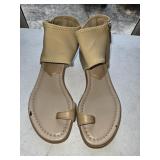 Sz 7.5 Donald Pliner Flat Toe Ring Sandals