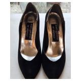 Sz 7.5 Vintage Stuart Weitzman Blk Suede Pumps