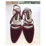 Sz 7.5 Unlisted by Kenneth Cole Burgundy Velvet