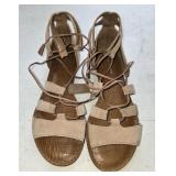 Sz 8 Gianni Bini Gladiator Laceup Sandals in a