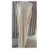 NWT Sz L TSE Sleeveless Button Down