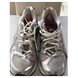 Sz 11 Mens Silver and Red ASICS GEL-KAYANO