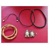 Bracelet w/2 Pearls (Real), (2) Leather