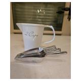 2 Cup Measuring Cup + Measuring Scoops