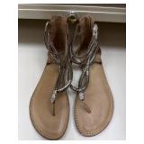 Sz: 8 Antonio Melani Flat Gladiator Sandals