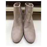 Sz: 8 Cole Haan Suede Ankle Boots