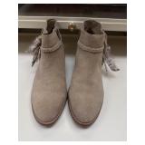 Sz: 8 Gianni Bini Leather Upper Ankle Bootie