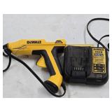 DEWALT DCB107 12V/20V MAX Lithium-Ion Charger +