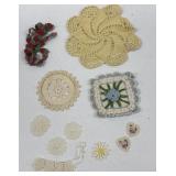 VTG Doilies & Decorative Pieces