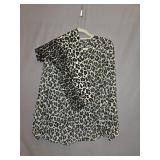 Sz Med Vince Camuto Leopard Print V-neck blouse &