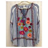Sz: S, Tru Luxe Embroidered Sleeve Blouse