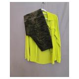 2 By Vince Camuto Green Blouse Sz Med + Corderoy