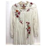 Sz: S, Johnny Was Embroidered White Shirt