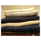 (5)  Blue and White Blankets