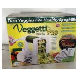 VeggettiProï¿½ Table Top Veggie Spiral Cutter