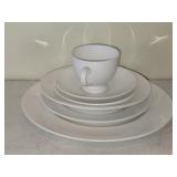 6 Piece Wedgwood Place Setting Including: Dinner