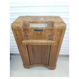 1940s, console radio. Untested no plug on back