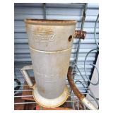 VTG Brookins 4 Qt Metal Oil Dispenser