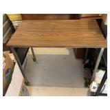 32' x 18'x26' Writing Desk with wheels