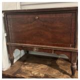 27'x15'x23'Vintage cedar chest