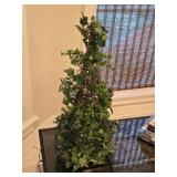 21" Spiral English Ivy Topiary w/Lights
