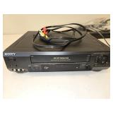 Sony SLV-N60 VHS VCR Player + (2) Pr HD Glasses