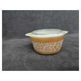 8"ï¿½ 3.25" Covered Pyrex Dish