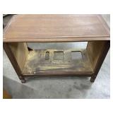 40ï¿½x20ï¿½x28ï¿½ Very Old TV Cabinet