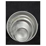 New Wilton (3) Round Cake Pan Set + Bonus Round &