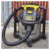 Stanley 4.0 Gallon Stainless Steel Wet/Dry Vacuum