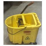 Rubbermaid WaveBrake Press Mop Bucket & Wringer