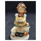 M.I. Hummel 'Be Patient' Figurine w/Last Bee Stamp