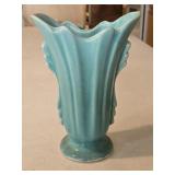 Shawnee or McCoy Pottery Vase 8 1/4'