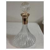 Crystal 12' Decanter features elegant vertical