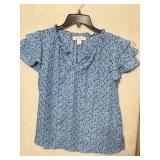 NWOT Sz PM Liz Claiborne top featuring a ditsy