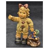 M.I. Hummel Club Exclusive "Looking Around"