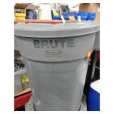 Rubbermaid 32 Gal Commercial Plastic Trash Can