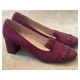 Sz 6.5 CL by Laundry Faux Suede Fringe Heels