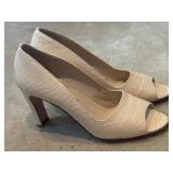 Sz 6.5 Larry Stuart Collection Peep Toe Heels