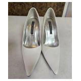 Sz 6.5 Chinese Laundry White Pumps