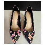 Sz 6.5 Kellie & Katie Floral Pumps