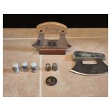 (2) Ulu Knives & Souvenir Thimbles