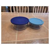 (1) 1.75 QT Pyrex Bowl w/Lid & (1)Smaller One