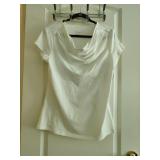 Sz XL MERONAï¿½ White Scoop Neck Shirt