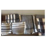 (8) Assorted Napkins Black & White